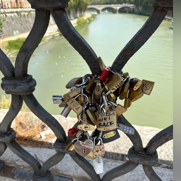 Hello and Welcome to my Closet ❤️ - Picture 11 of 17